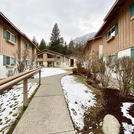 Walk To Downtown Leavenworth * Sleeps 6 + Pets * Ground Level Gem! Apartment Exterior photo