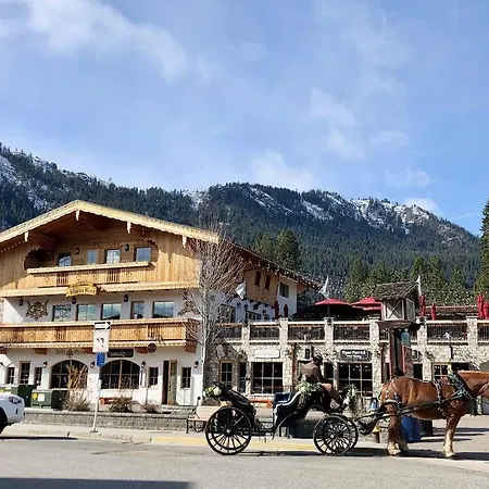 Walk To Downtown Leavenworth * Sleeps 6 + Pets * Ground Level Gem! Apartment Exterior photo