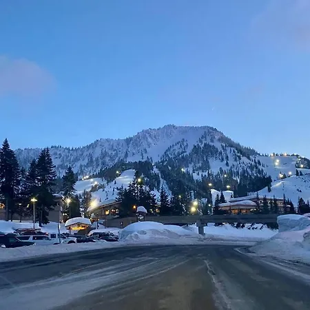 Walk To Downtown Leavenworth * Sleeps 6 + Pets * Ground Level Gem! Apartment Exterior photo