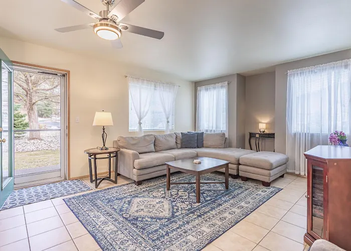 Walk To Downtown Leavenworth * Sleeps 6 + Pets * Ground Level Gem!