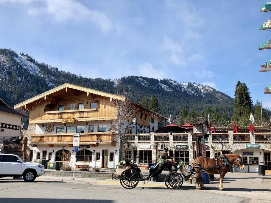 Apartamento Walk To Downtown * Sleeps 6 + Pets * Ground Level Gem! Leavenworth