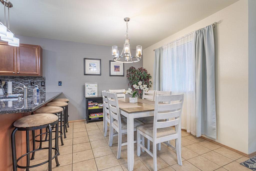 Apartamento Walk To Downtown * Sleeps 6 + Pets * Ground Level Gem! Leavenworth